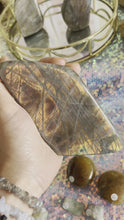 Load and play video in Gallery viewer, Labradorite Freeforms
